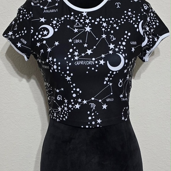 Aura Tops - Aura zodiac Black and White Astrological Crop Top witch gothic